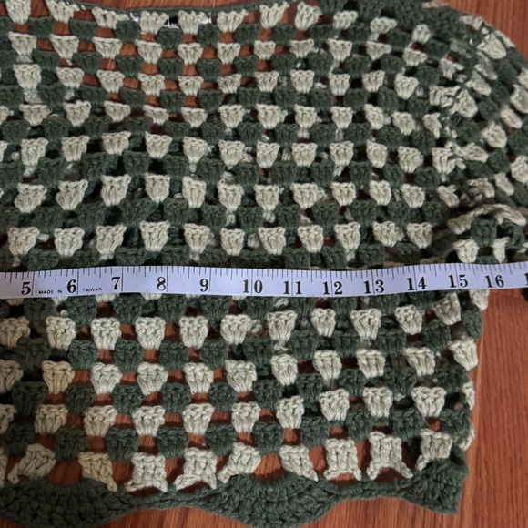Emery Park Green Crocheted Women's Bell Sleeve Cropped Sweater Size M Y2k Hippie - Picture 6 of 9